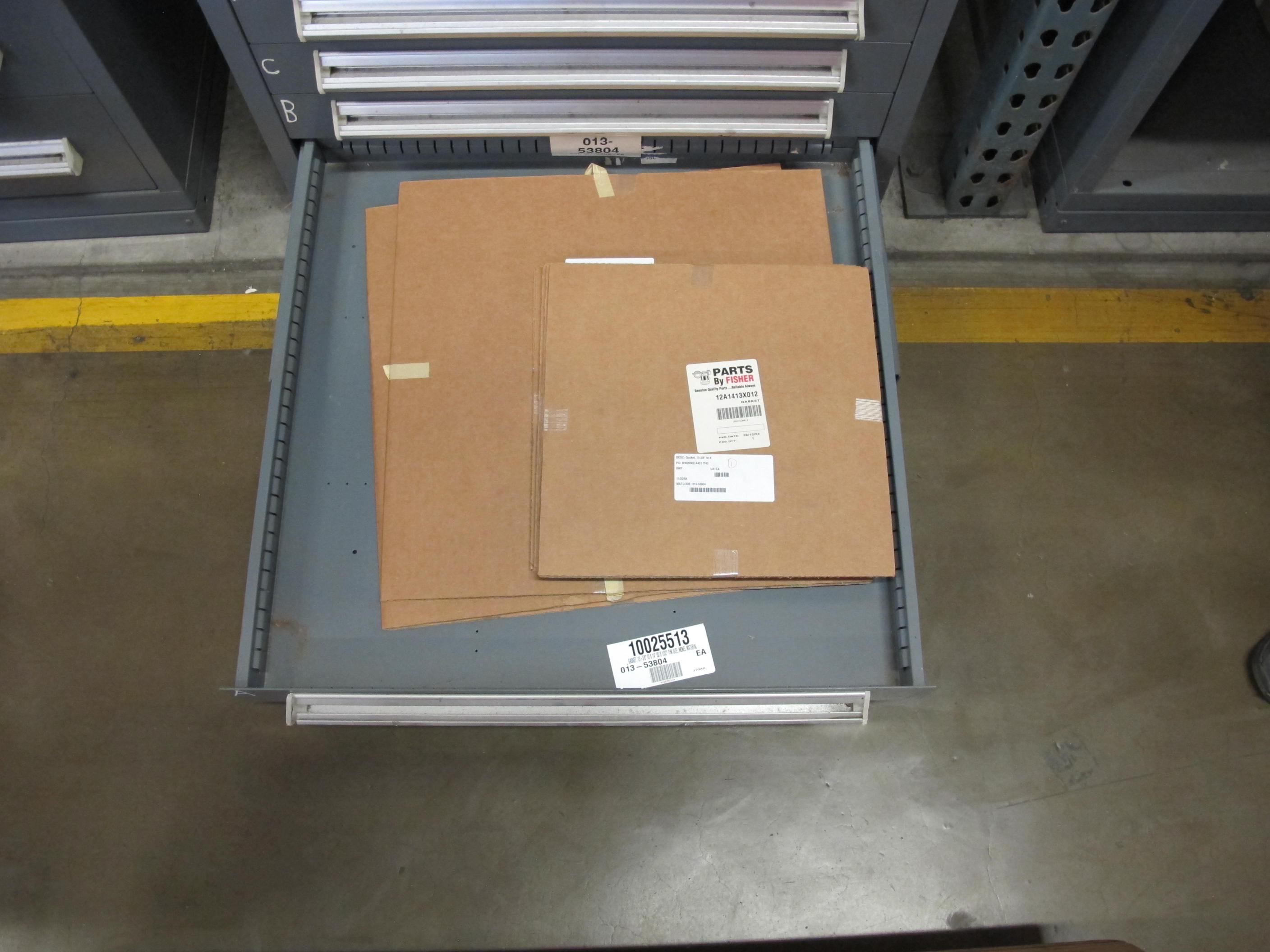 STANLEY VIDMAR HEAVY DUTY 11-DRAWER PARTS CABINET W/ CONTENTS (W-50) LOADING & HANDLING FEE $25-